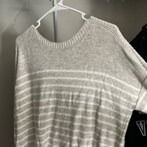 Old navy long sleeve sweater